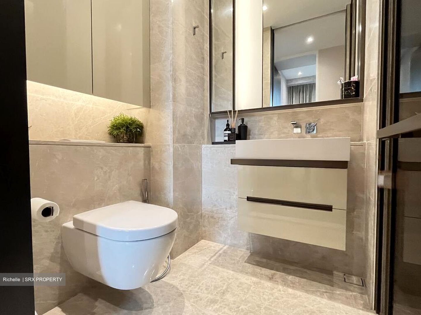 19 Nassim (D10), Apartment #556687321